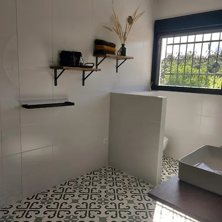 לינה וארוחת בוקר Casa Loko 4*