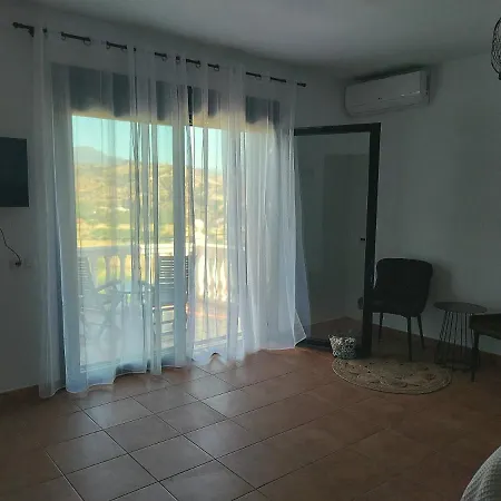 Casa Loko 4* Coín